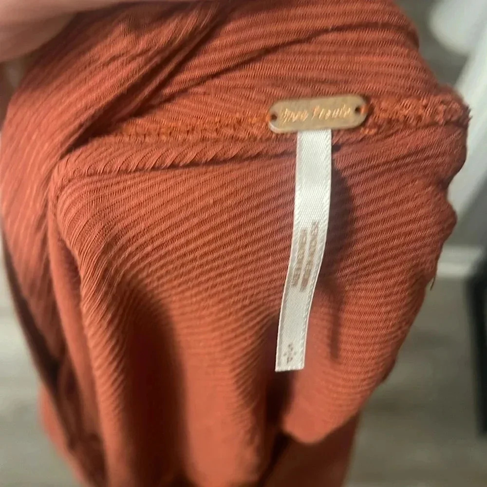 FREE PEOPLE Shimmy Shake Top Ribbed Burnt Orange Long Sleeve Open Back Small S - Picture 6 of 8